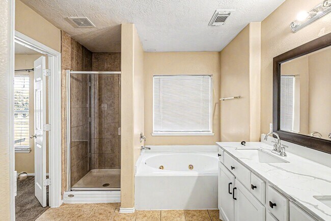 Building Photo - 18114 Sorrell Oaks Ln