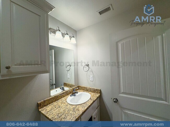Building Photo - Easy Living with AMRR: Spacious 3-Bedroom Home