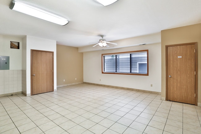 Building Photo - 918 17th Ave