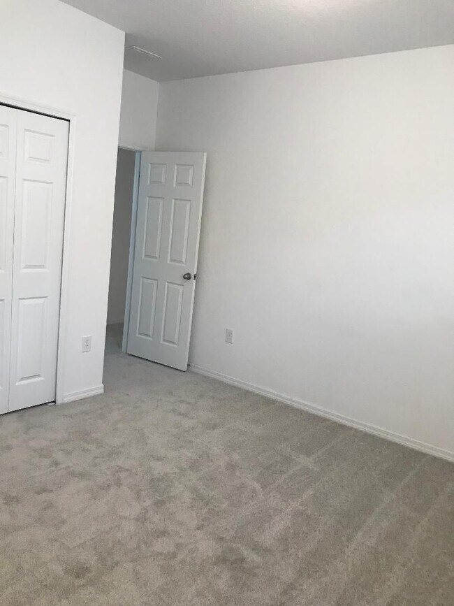 Building Photo - 12886 Westside Vlg Lp