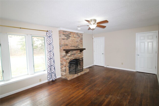 Building Photo - 736 Henry Ave