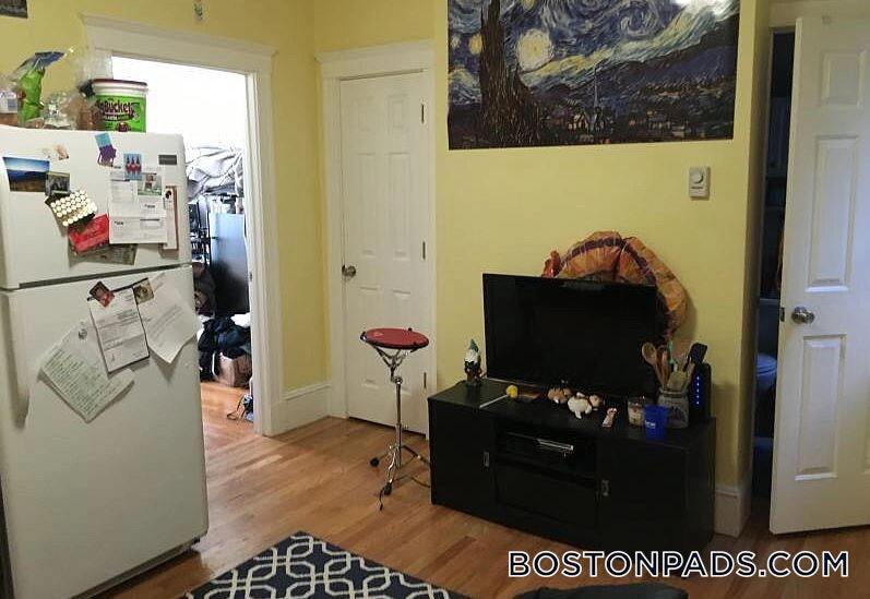 Building Photo - 55 Park Dr