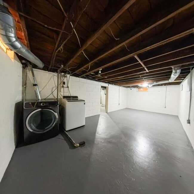 Building Photo - Newly updated 2 bedroom 1 bathroom home-Ad...
