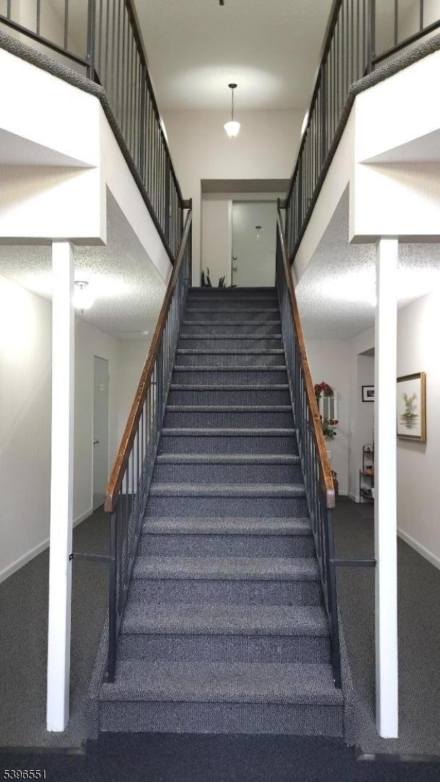 Building Photo - 124 Drake Ln