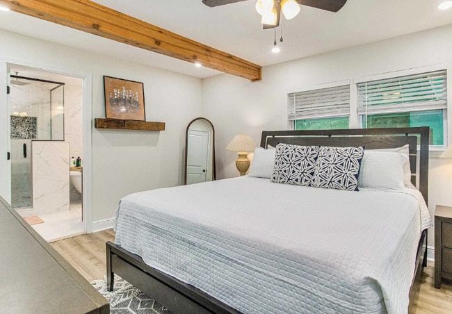 Building Photo - 814 W Gonzalez St