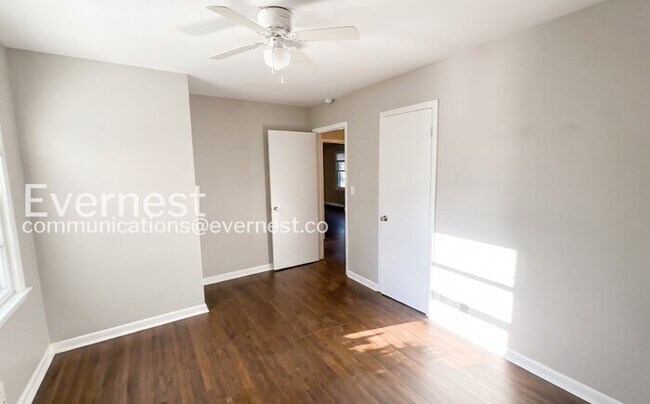 Building Photo - 3-Bed/1-Bath Cozy Living/Available Now!