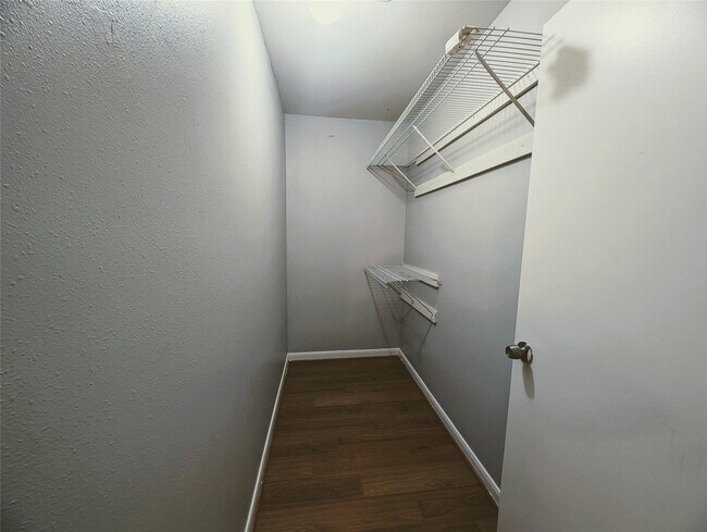 Building Photo - 138 S Bend Ct