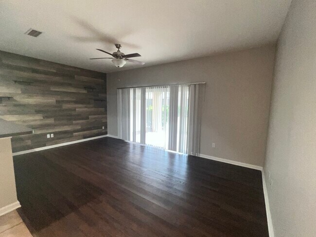 Building Photo - Emerald Preserve Townhome