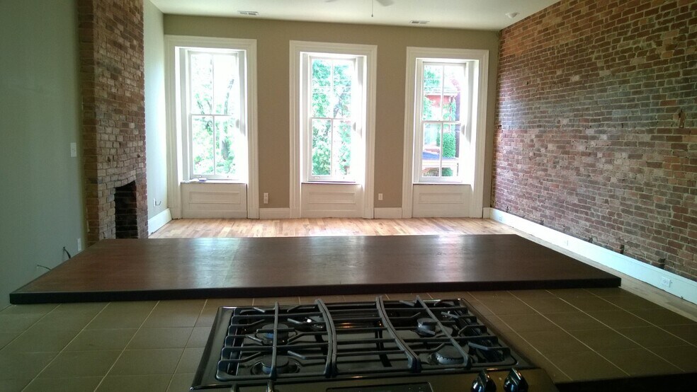 2nd Floor Living Room - 1339-2 W North Ave