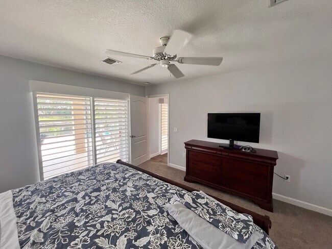 Building Photo - Waterfront Paradise in Punta Gorda Isles –...