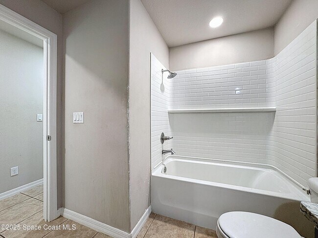 Building Photo - 218 Parker Dr