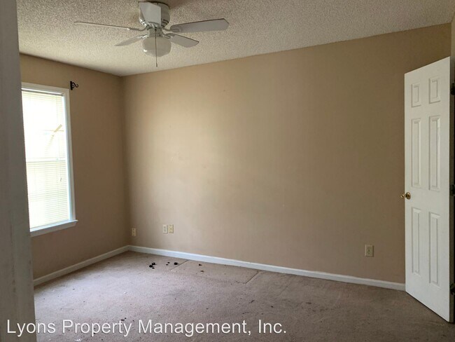 Building Photo - 3 br, 2 bath House - 148 BLUE POOL DR