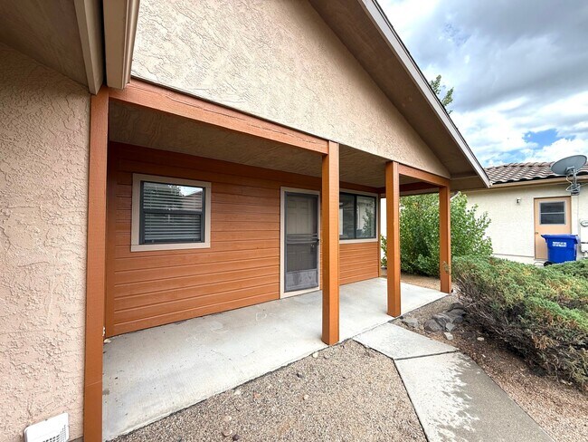 Building Photo - Nice home in Cliff Rose