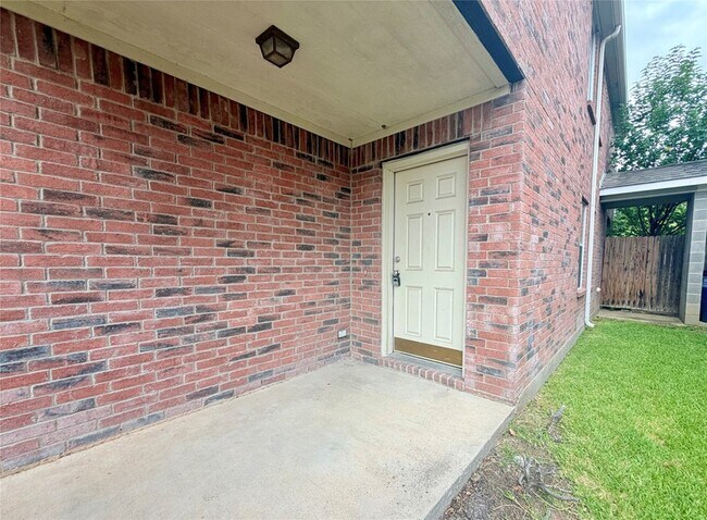 Building Photo - 612 Fleming St