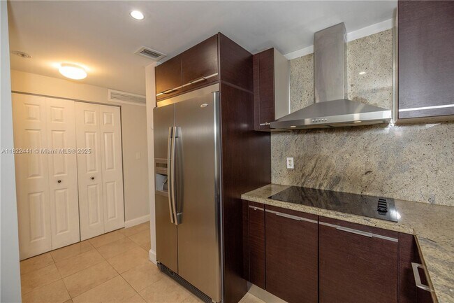 Building Photo - 50 Menores Ave