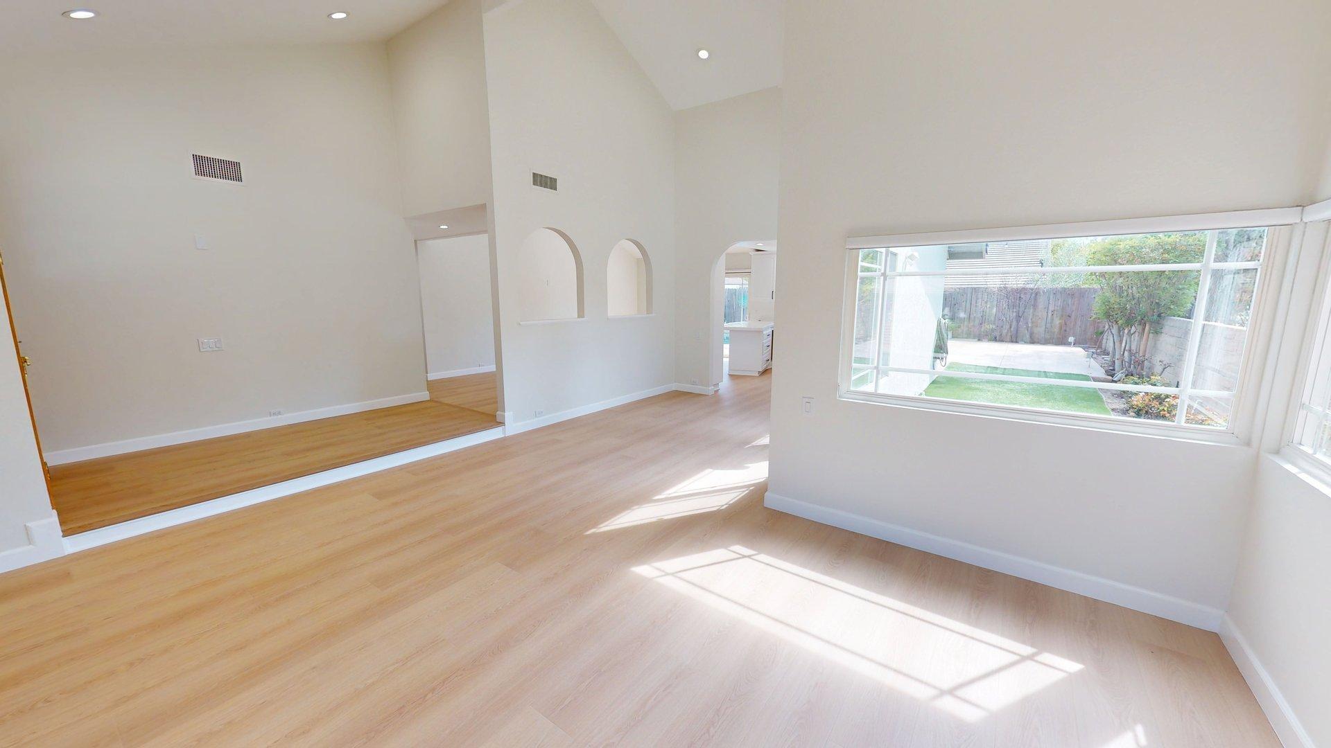 Building Photo - 2802 Sierra Dr