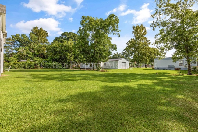 Building Photo - 406 N Dickerson St