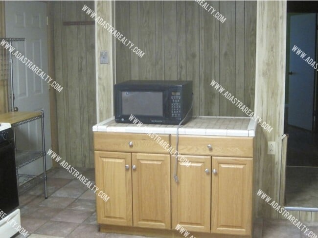 Building Photo - 1508 N 1732 Rd