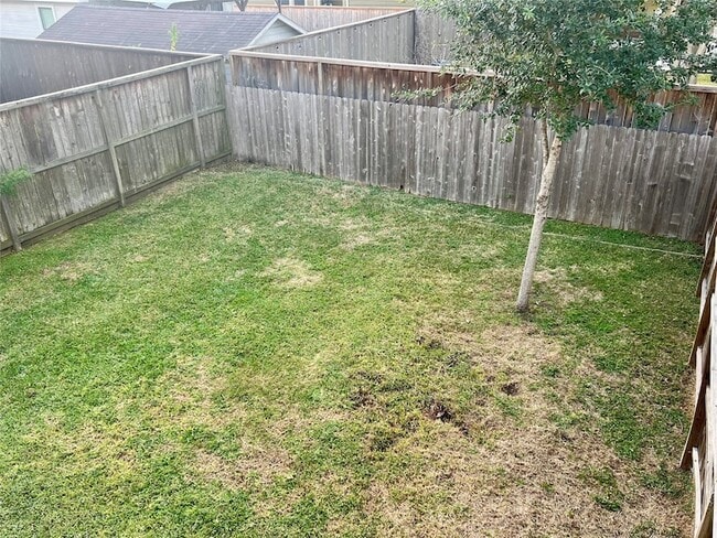 Building Photo - 1021 Louise St