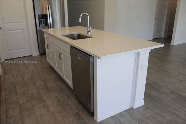 Building Photo - 1138-1114 SW 14th Terrace