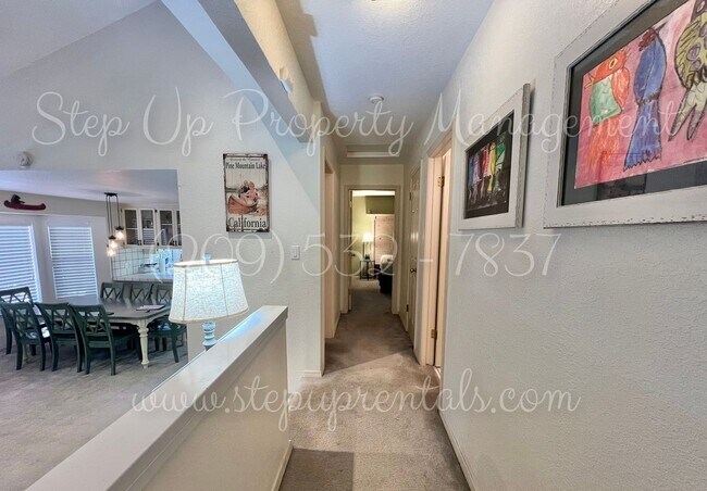 Building Photo - Charming 3-Bedroom Retreat in Gated Grovel...