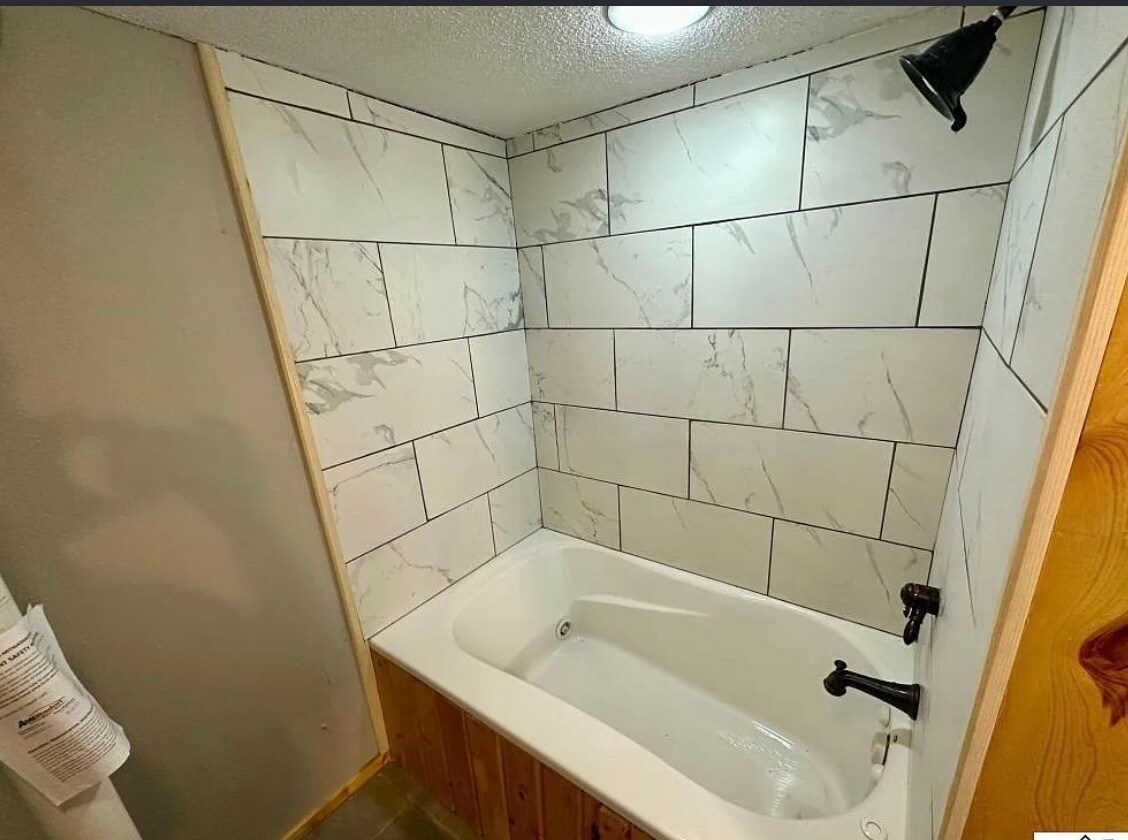 Building Photo - 415 8th St N