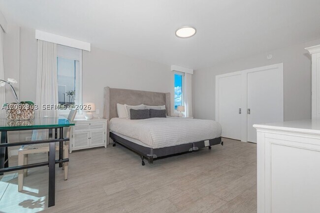 Building Photo - 2301 Collins Ave