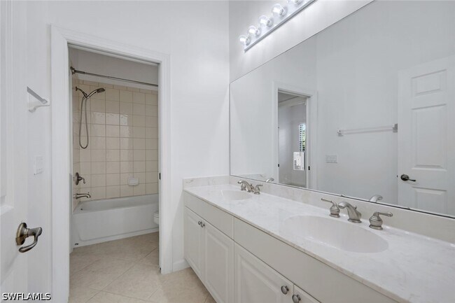 Building Photo - 15501 Cadiz Ln