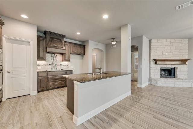 Building Photo - 500 Lakeview Dr