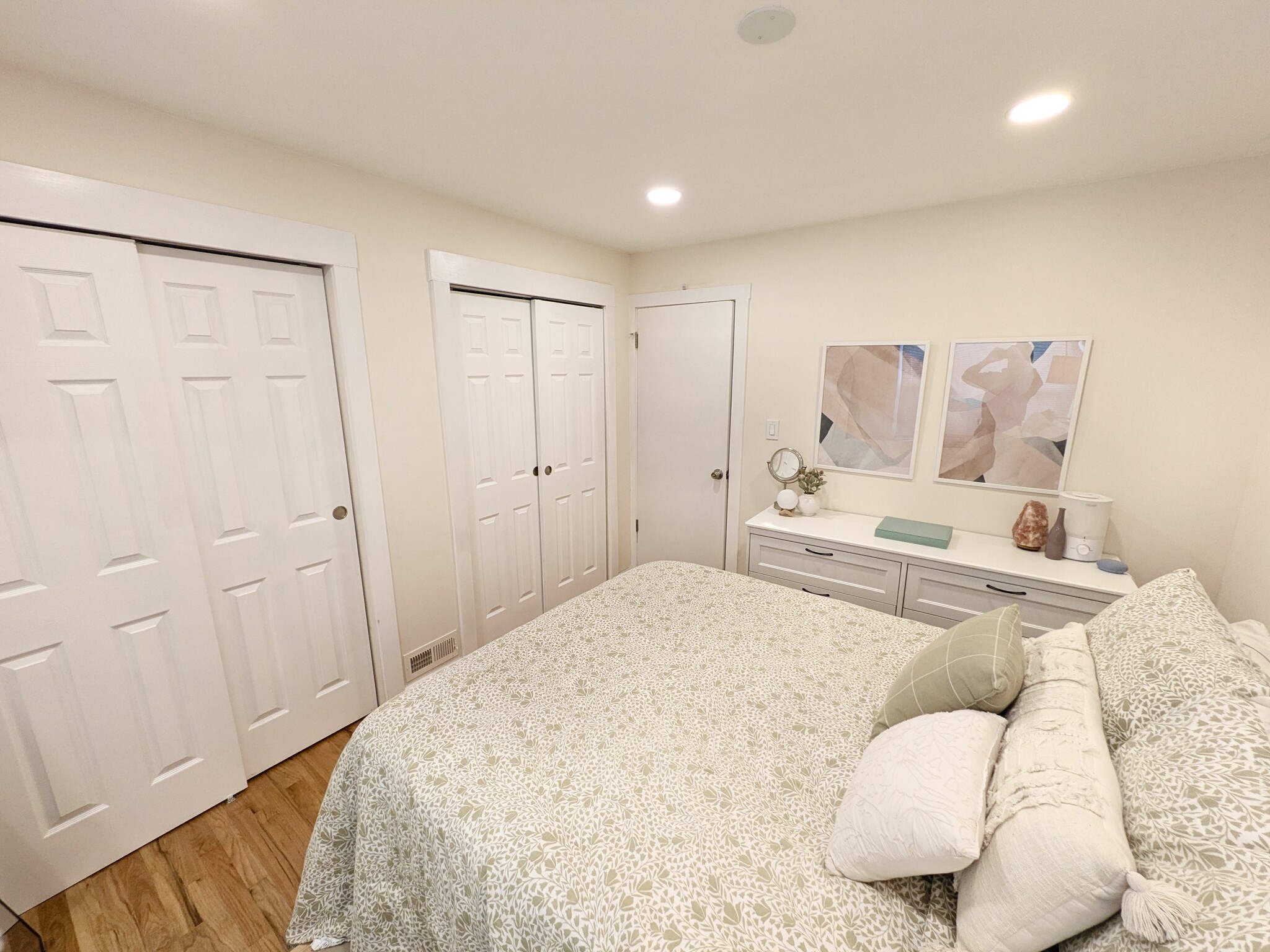 Building Photo - 850 S Osage St