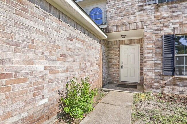 Building Photo - 9834 Bobolink Dr