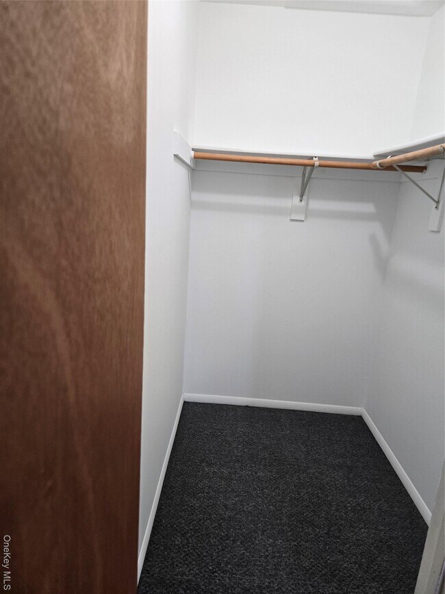 Building Photo - 538 Saracino Dr