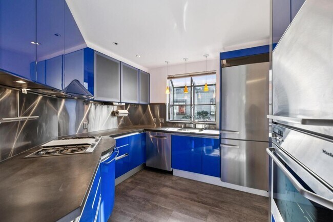 Building Photo - 237 High St