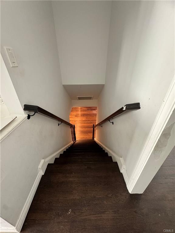 Building Photo - 2248 E Chevy Chase Dr