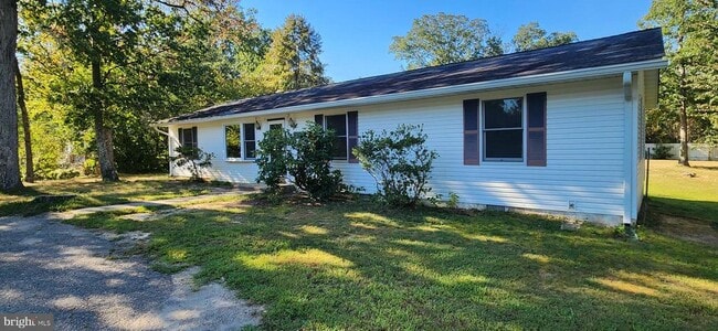 Building Photo - 45565 Camelot Ct