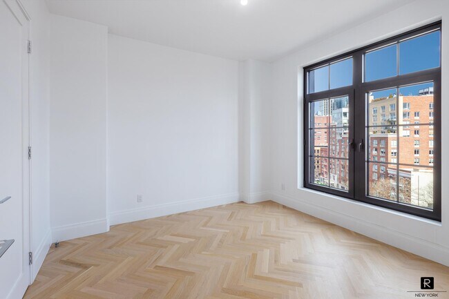 Building Photo - 300 W 122nd St