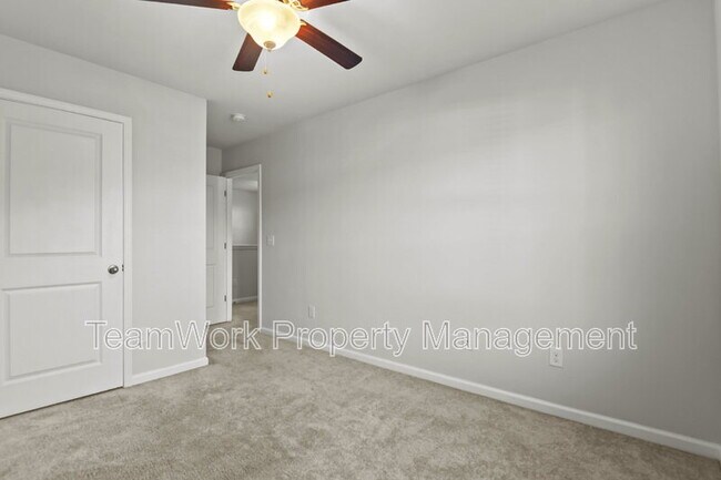 Building Photo - 145 Stoney Creek Way
