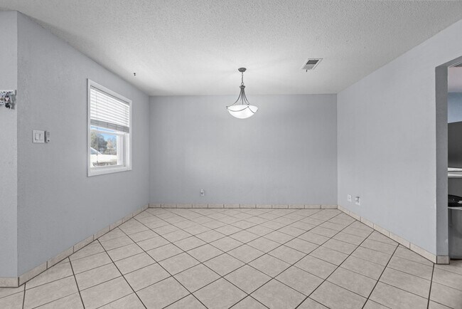 Building Photo - 3314 W Louisiana Ave