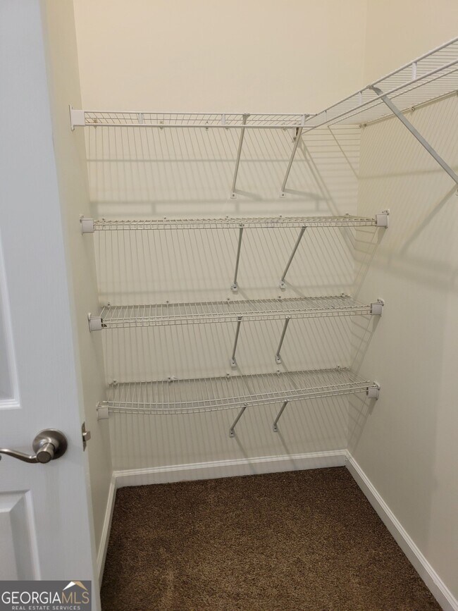 Building Photo - 175 Spinner Dr