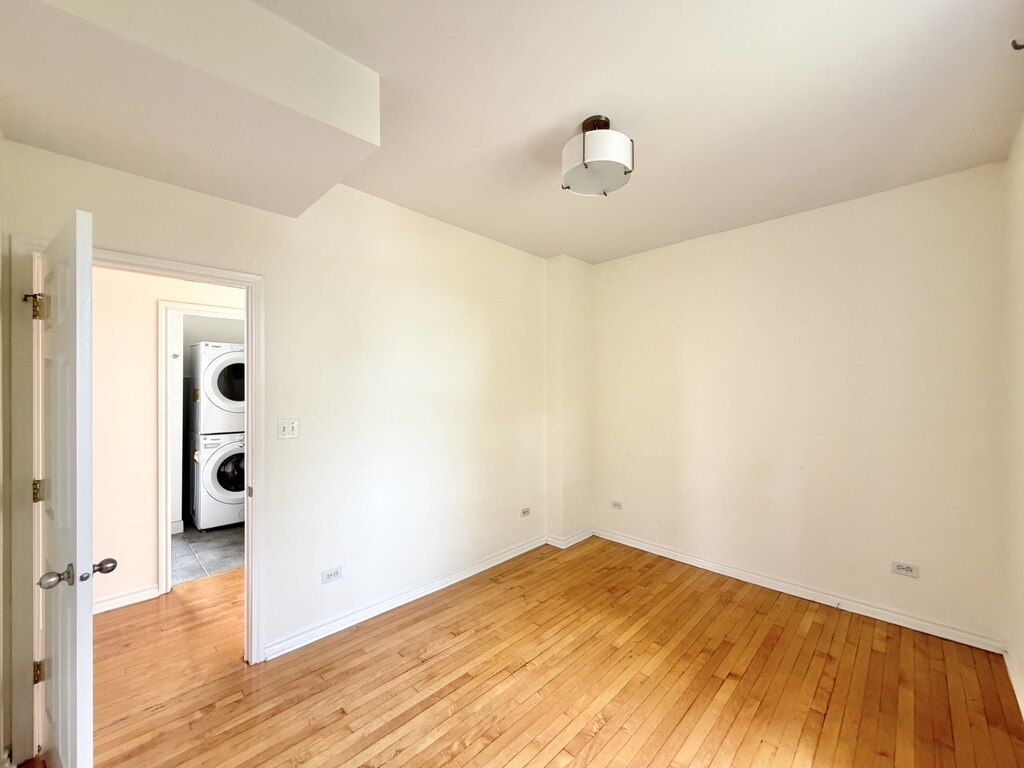 Building Photo - 2537 N Kildare Ave