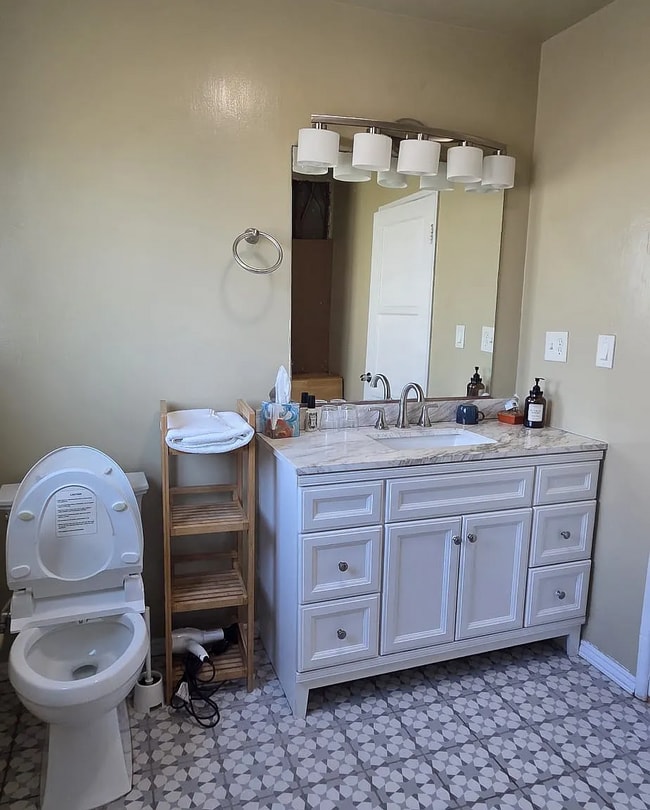Building Photo - Stunning 3BR/1BA Home in Prime West Covina Neighborhood