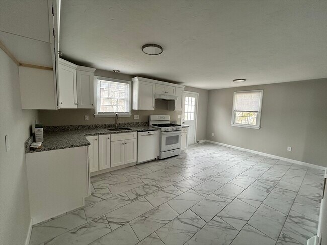 Building Photo - 38 Reservoir St