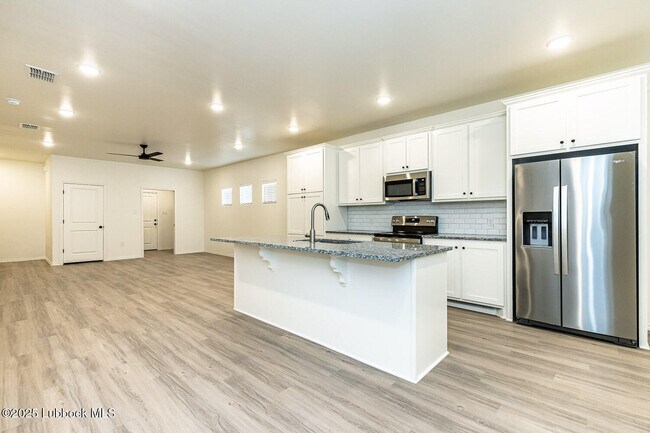Building Photo - 5553 Lehigh St
