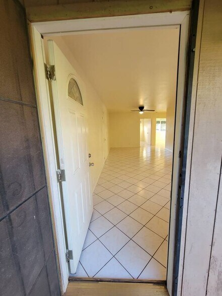Building Photo - 310 Humupea St