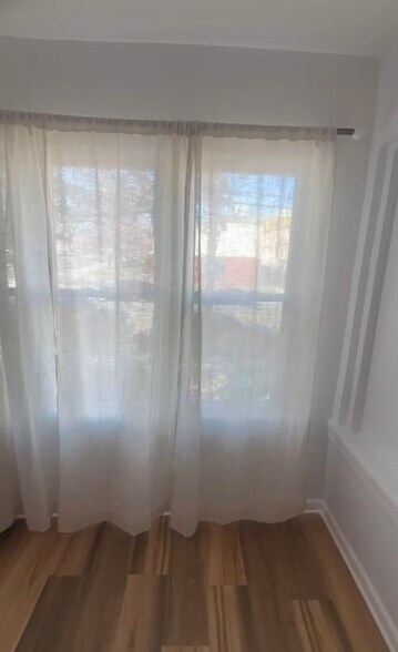 Building Photo - 4854 Brown St