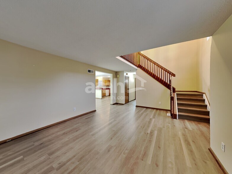 Building Photo - 1209 Nottingham Rd