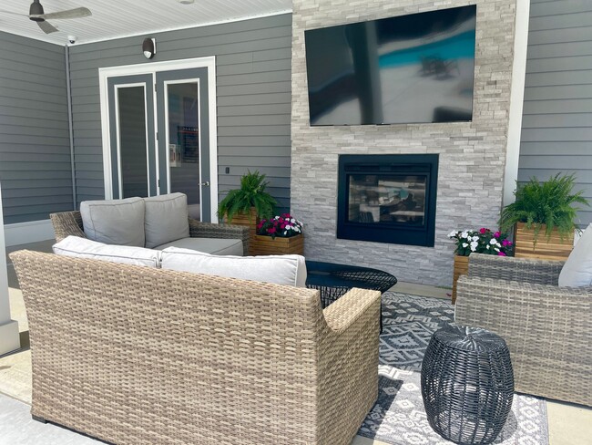 Building Photo - Tuscany con Terrazza | 1 Bed 1 Bath | 773 sf