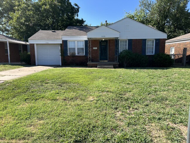Building Photo - 1115 N Redbud Dr