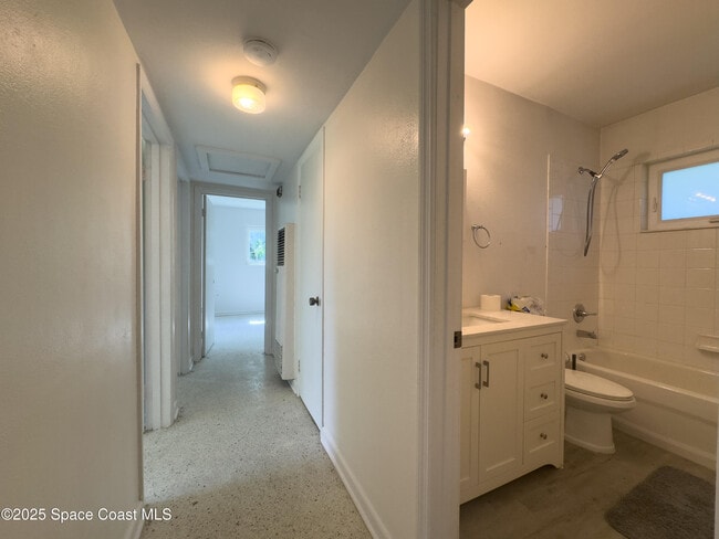 Building Photo - 728 Lund Ct