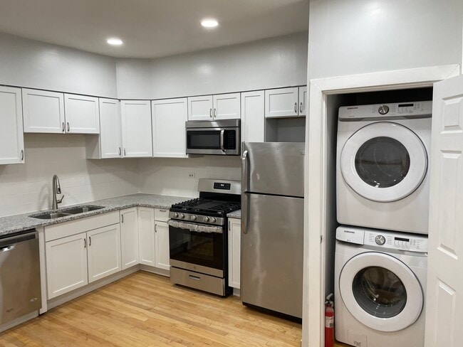 Building Photo - 4147 N Monticello Ave